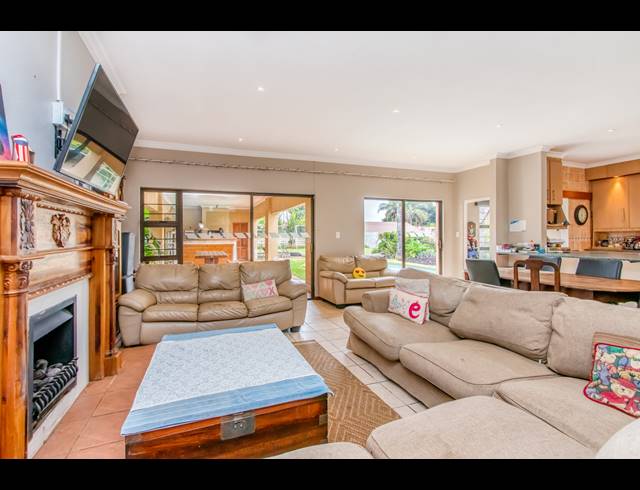 2 BEDROOM FREESTANDING FOR SALE IN FAIRLAND